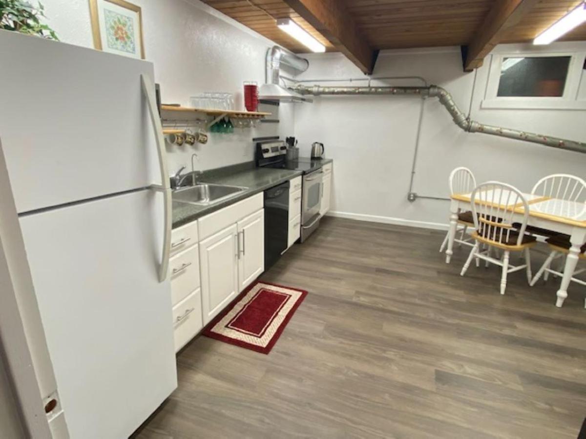 Spacious Lower Level Living All For You! Corvallis Esterno foto